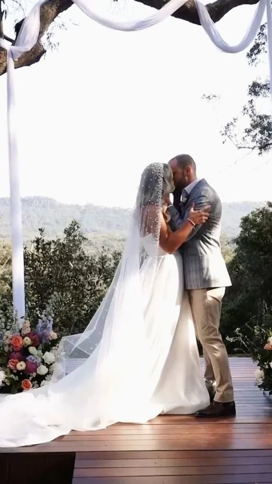 Keira & Kym β¨
25th September 2025
Absolutely loved capturing Keira and Kym’s wedding day at the heart of Kangaroo Valley! They were my first booking secured for 2025 and it was crazy that we finally made it to their big day! Thanks for le