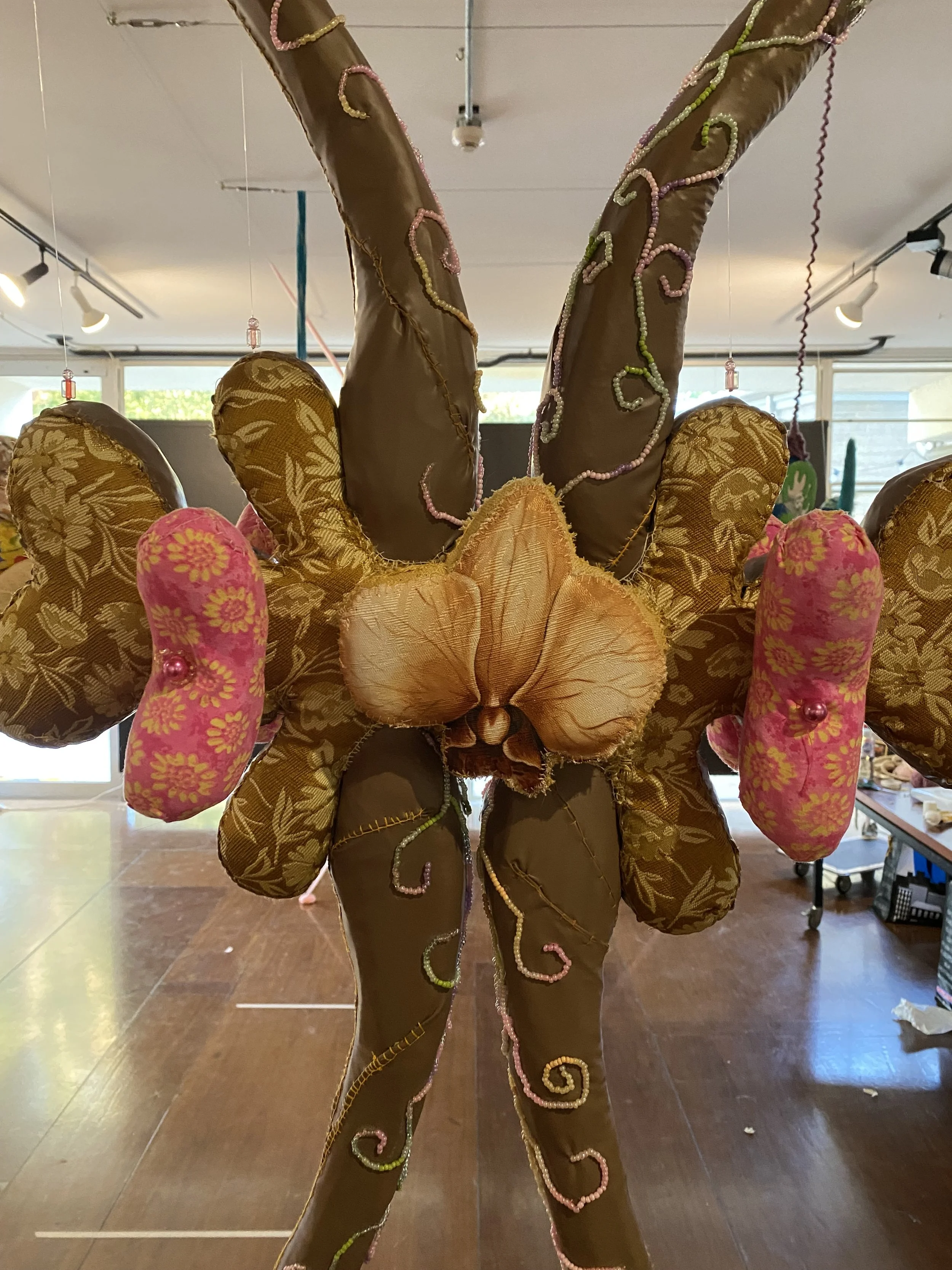 Fem Nuovum: Goosebumps (Detail, Front)