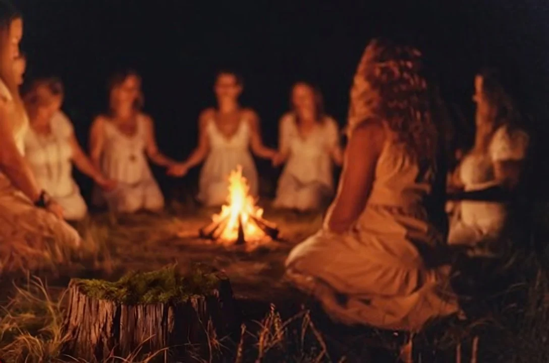 Kvinnor rnt elden.jpg