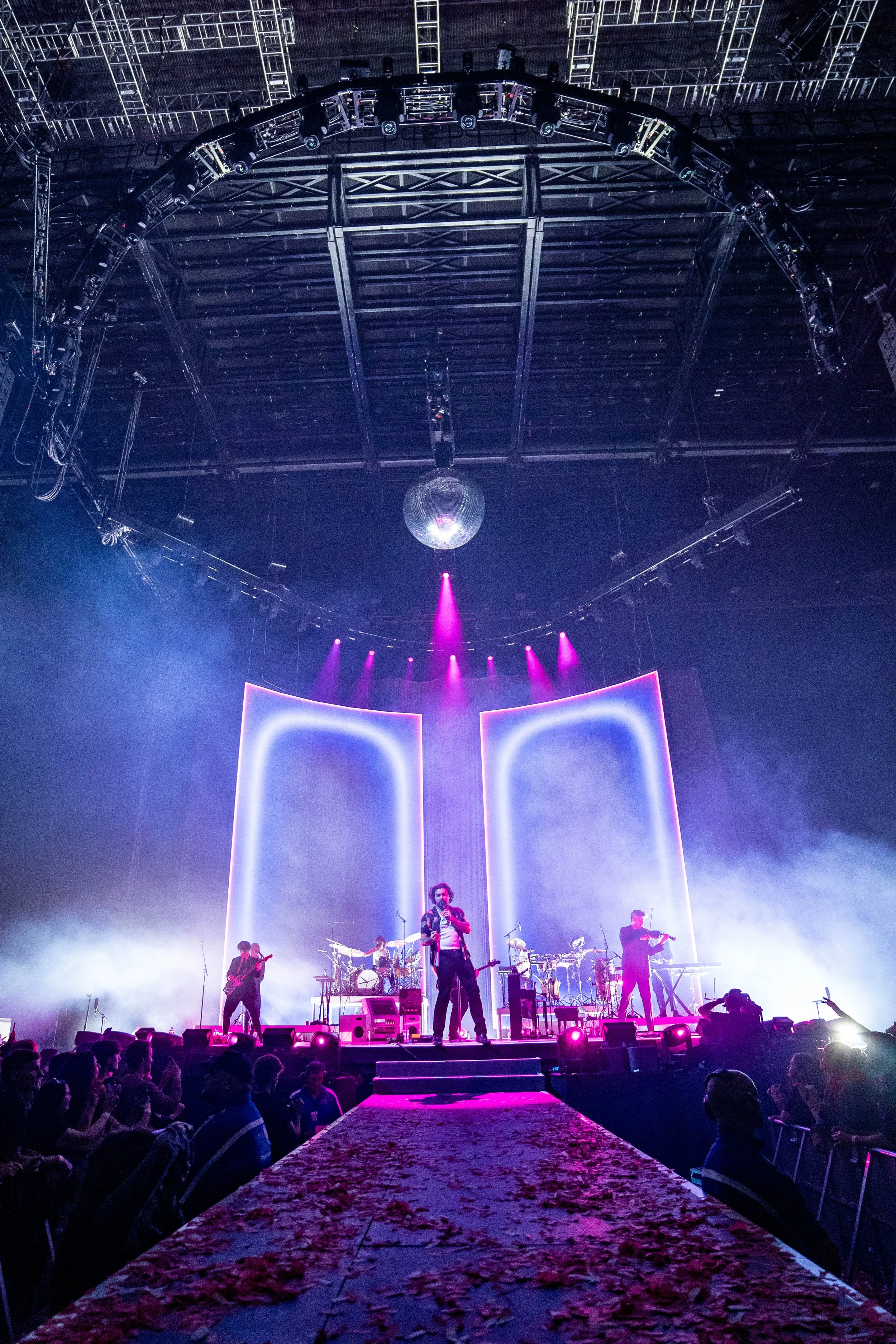Lighting Design for Gang of Youths, Australia Arena tour 2022 live performance
