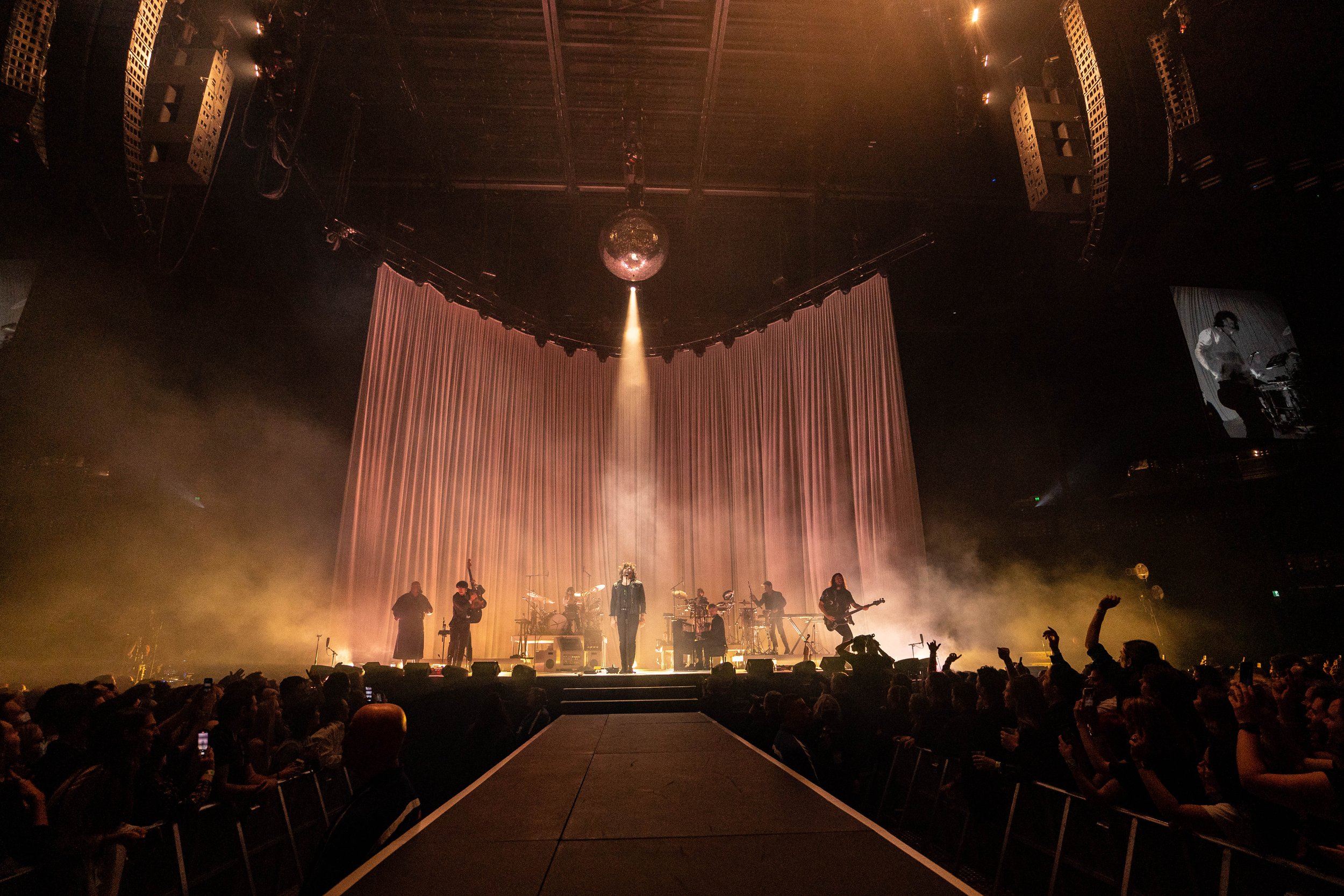 Lighting Design for Gang of Youths, Australia Arena tour 2022 live performance