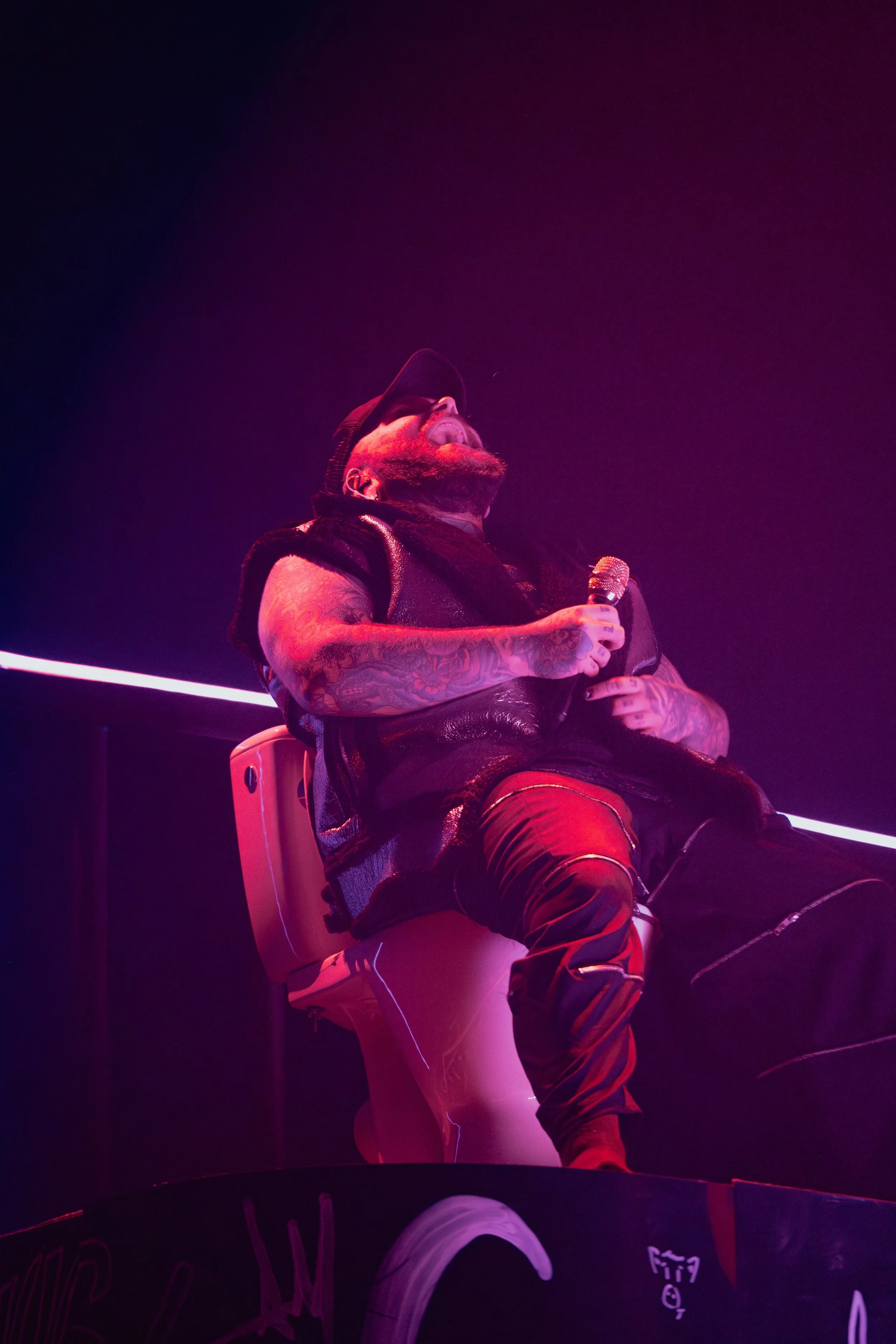 Lighting design for Teddy Swims I've Tried Everything but Therapy Tour