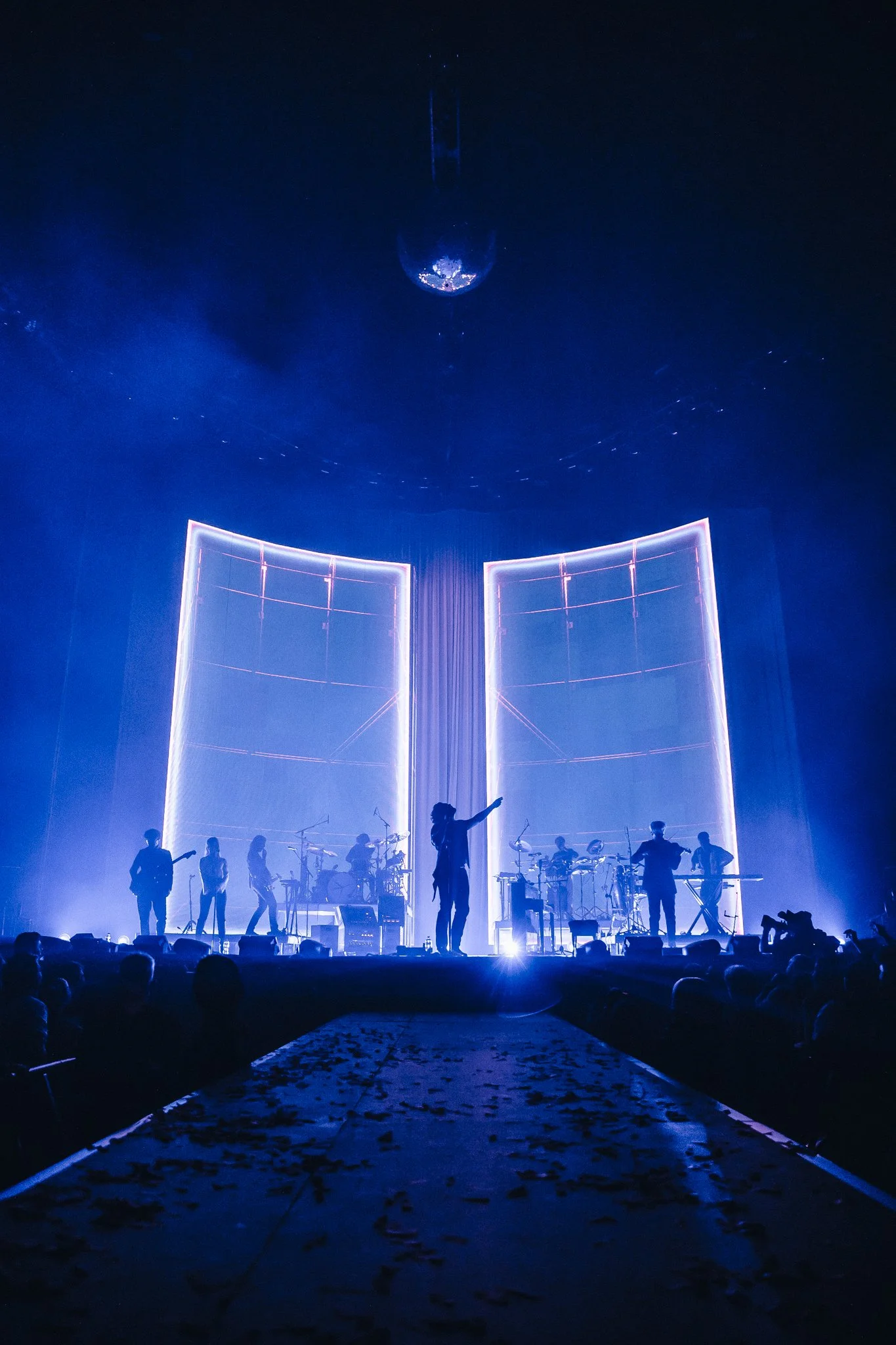 Lighting Design for Gang of Youths, Australia Arena tour 2022 live performance