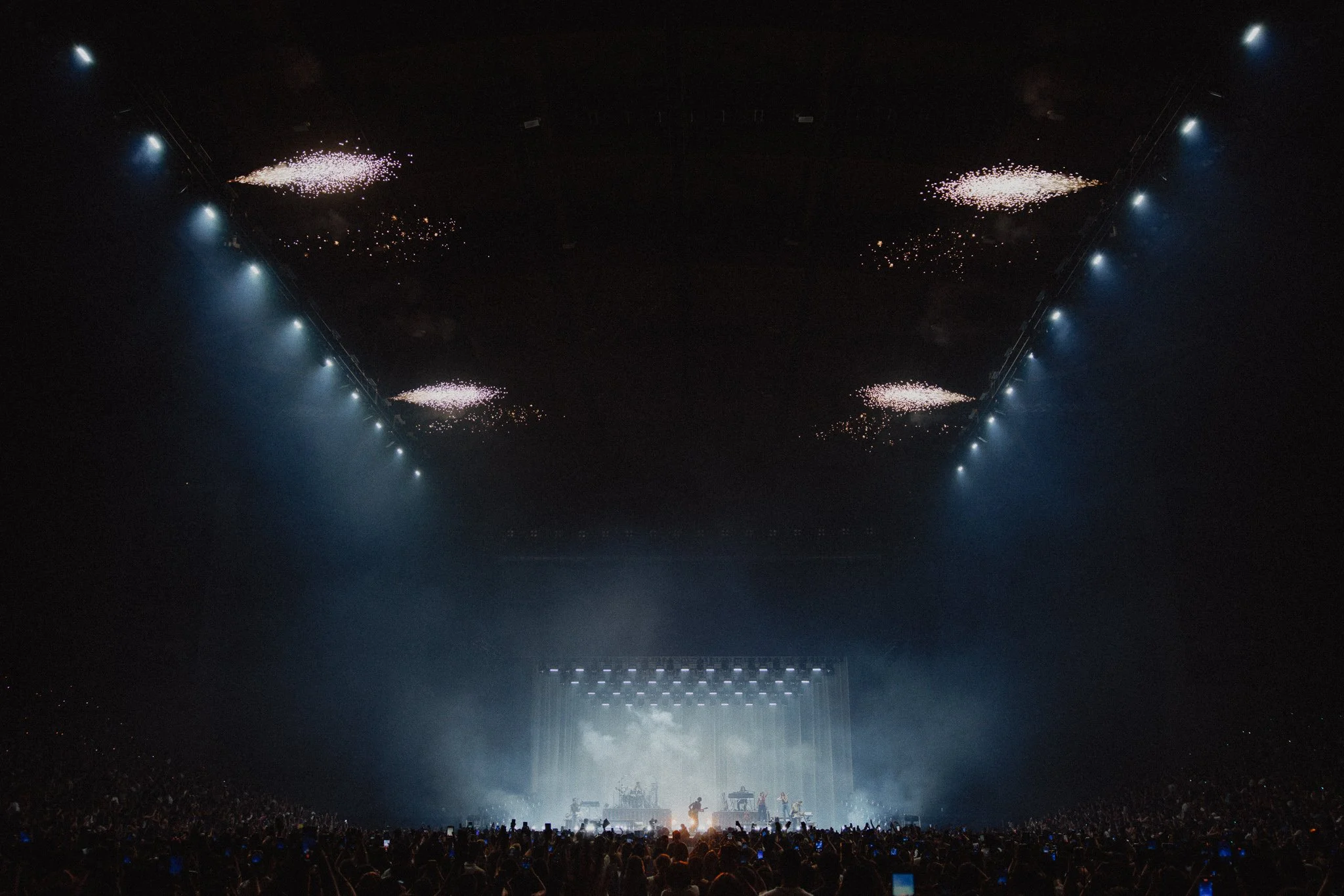 Production and lighting design for Shawn Mendes on the On The Road Again Tour