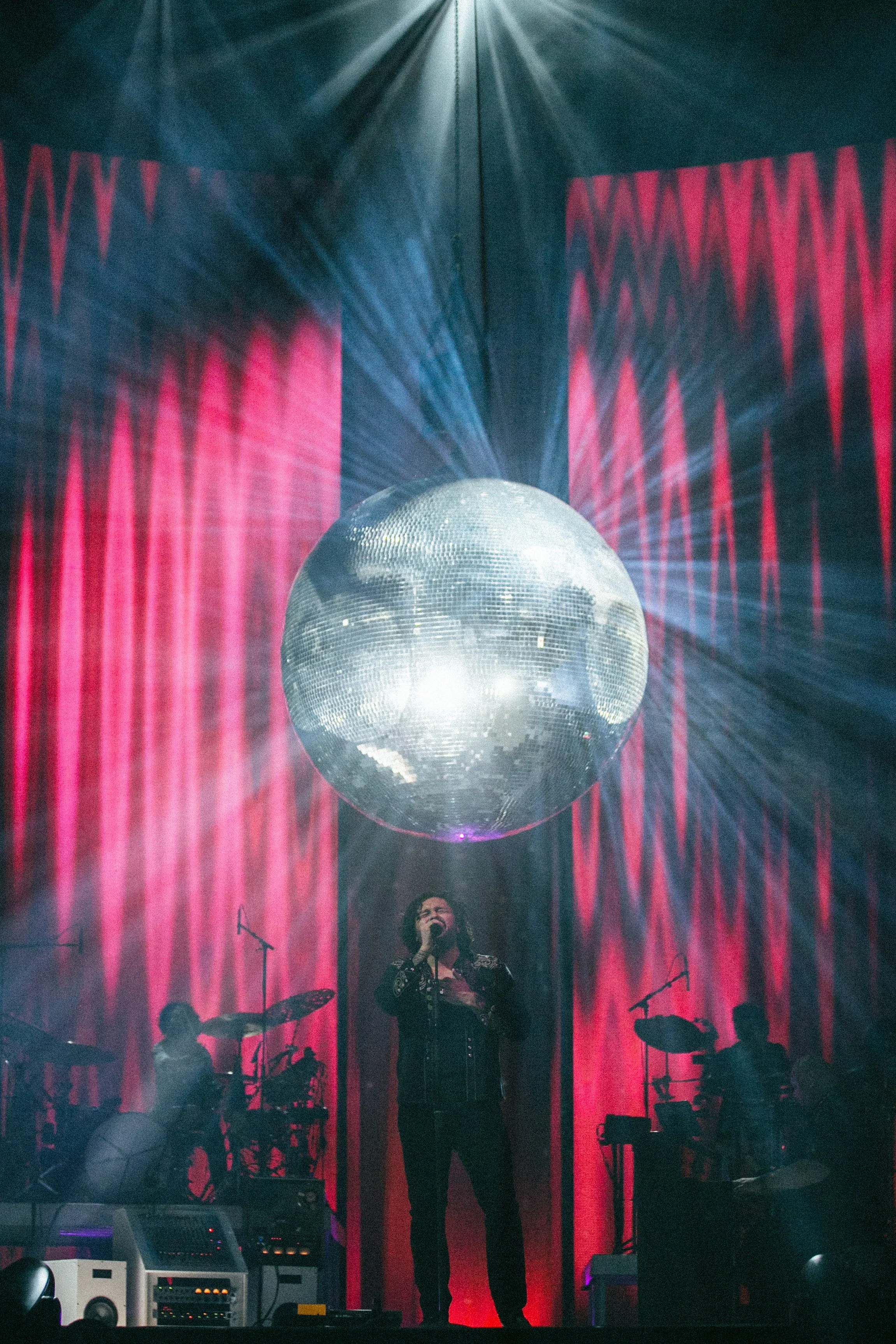 Lighting Design for Gang of Youths, Australia Arena tour 2022 live performance