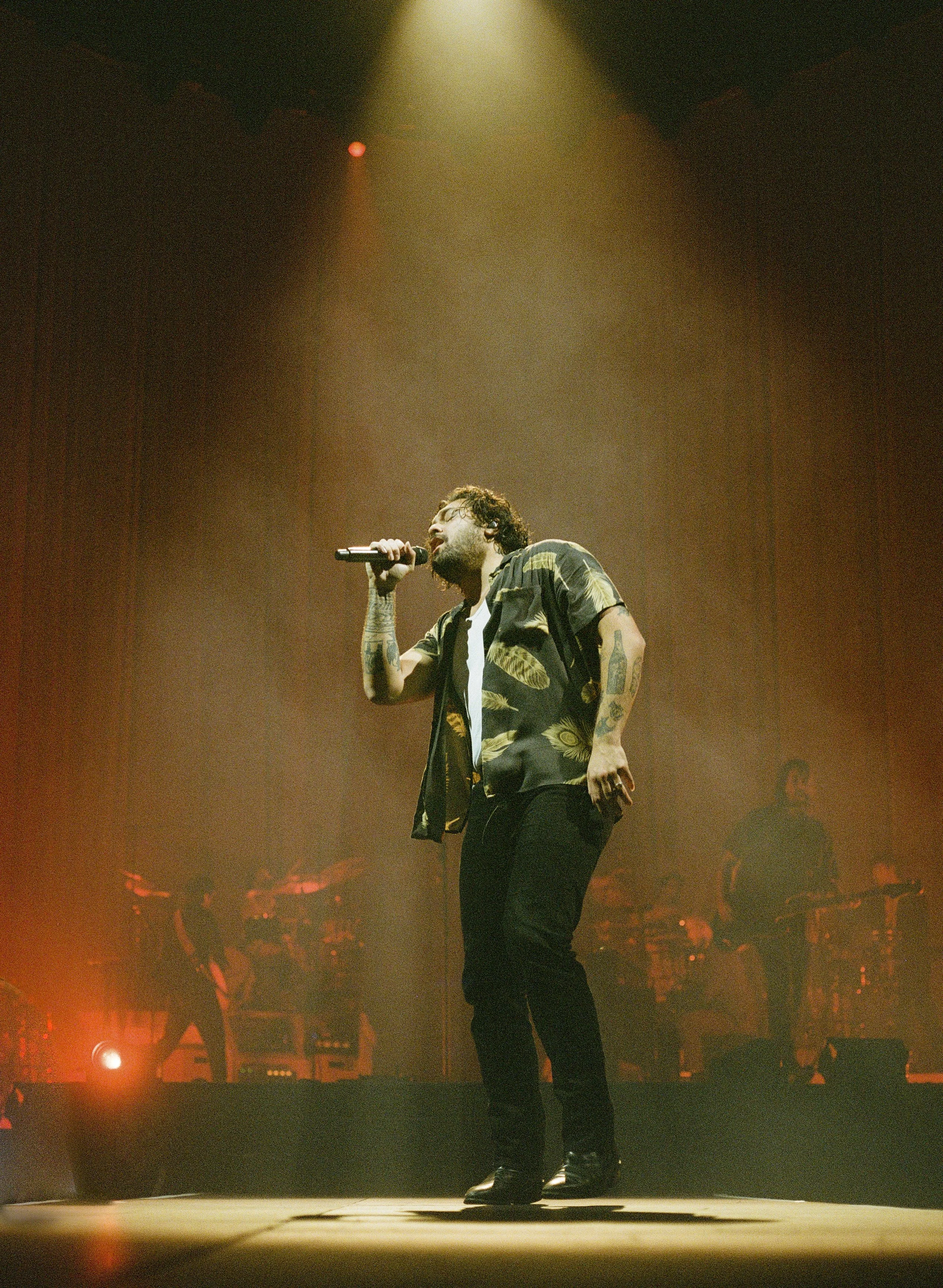 Lighting Design for Gang of Youths, Australia Arena tour 2022 live performance