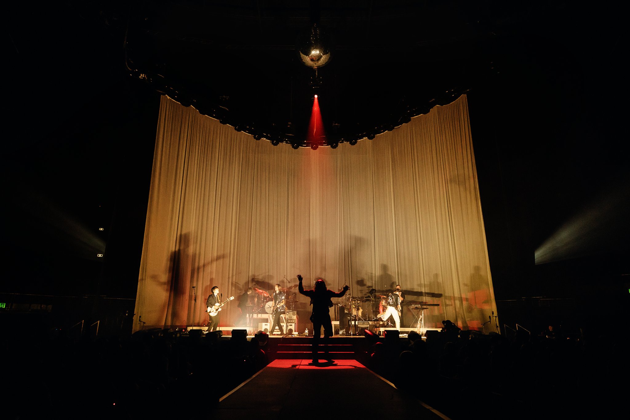 Lighting Design for Gang of Youths, Australia Arena tour 2022 live performance