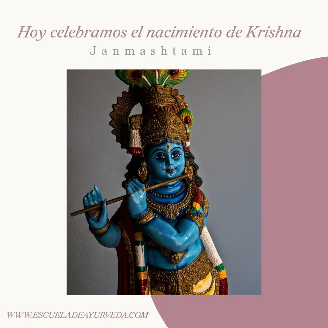Janmashtami conmemora la encarnaci&oacute;n de una de las figuras m&aacute;s luminosas de la tradici&oacute;n v&eacute;dica: Krishna, el maestro del amor, la conciencia y la entrega.

Krishna no solo es un dios, es un arquetipo universal: el que danz