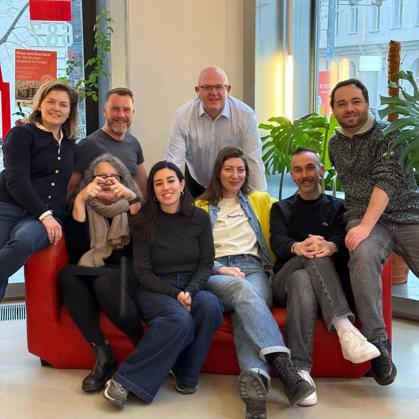 🏳️&zwj;🌈 Vienna calling 🏳️&zwj;⚧️
This weekend our Board is in Vienna for its first physical meeting of 2026! 👏 After a lot of planing for future activities and projects, Rainbow Rose is looking forward to join the famous @wiener_regenbogenball w