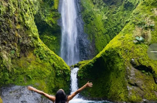 bw-waterfall.jpg