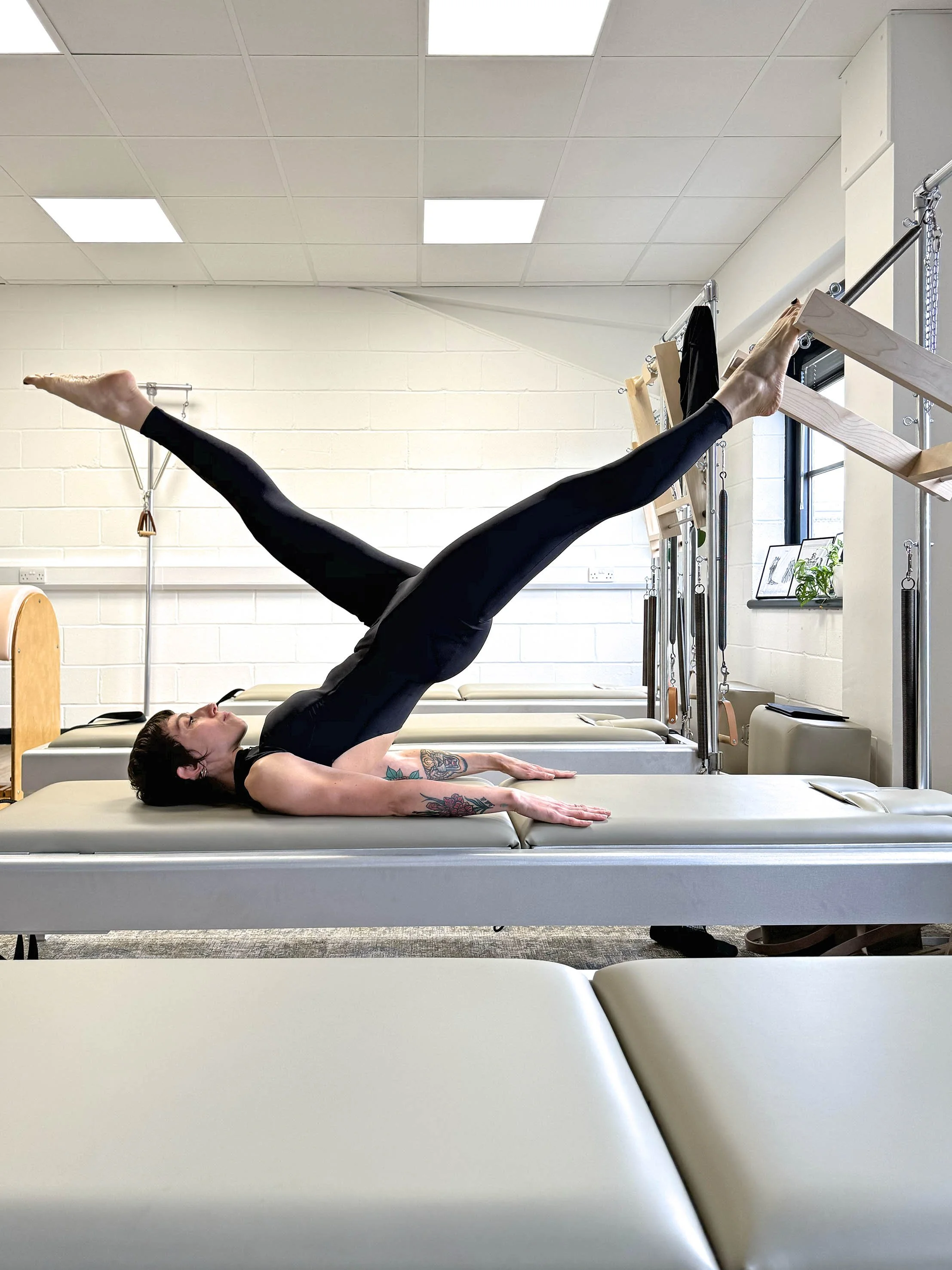 Our experience teachers, embody the method to their full potential. Making sure to keep it alive in their own body to transmit it to anyone with any experience.