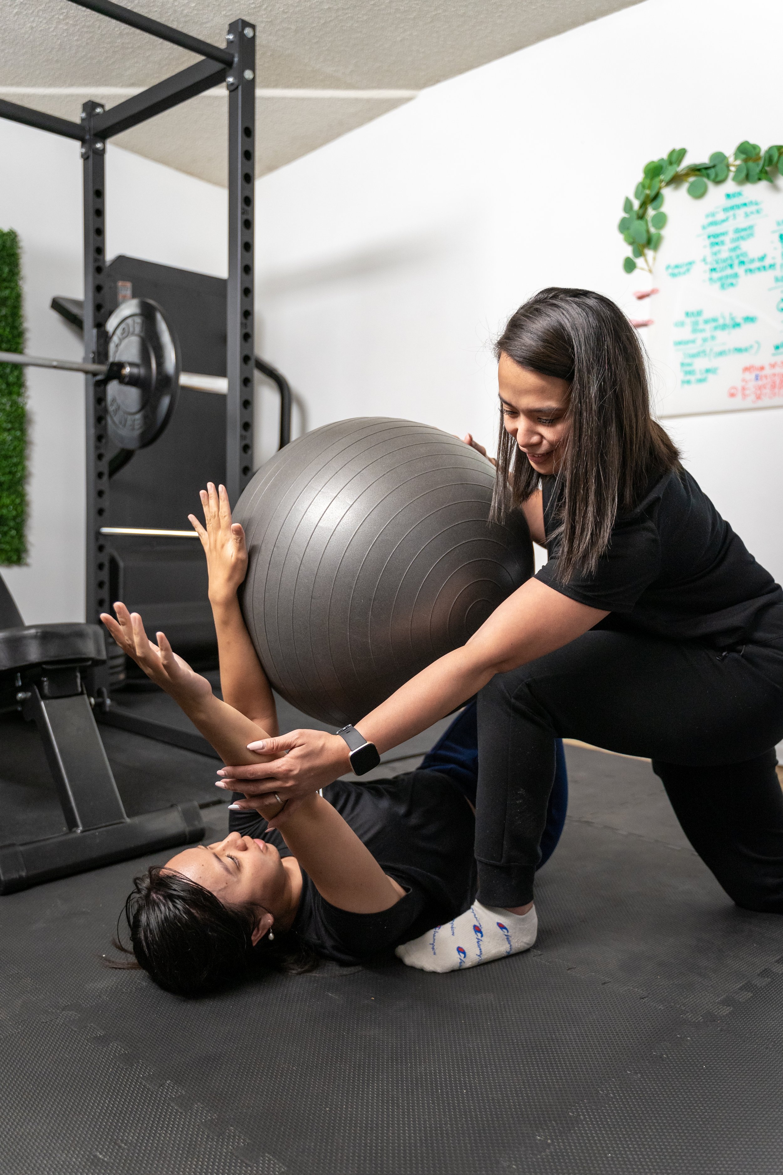 Dr. Amy Chan - Hybrid: Online/In-Person Fitness Client