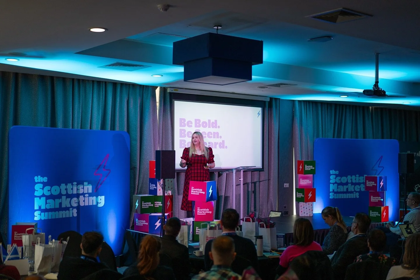 In 2020, I ran a webinar that only 3 people signed up to and 1 attended live. 

(The other 2 unsubscribed from the emails and didn&rsquo;t even watch the replay🤣)

There was, of course, learnings inside that experience. 

The messaging was off. 
The