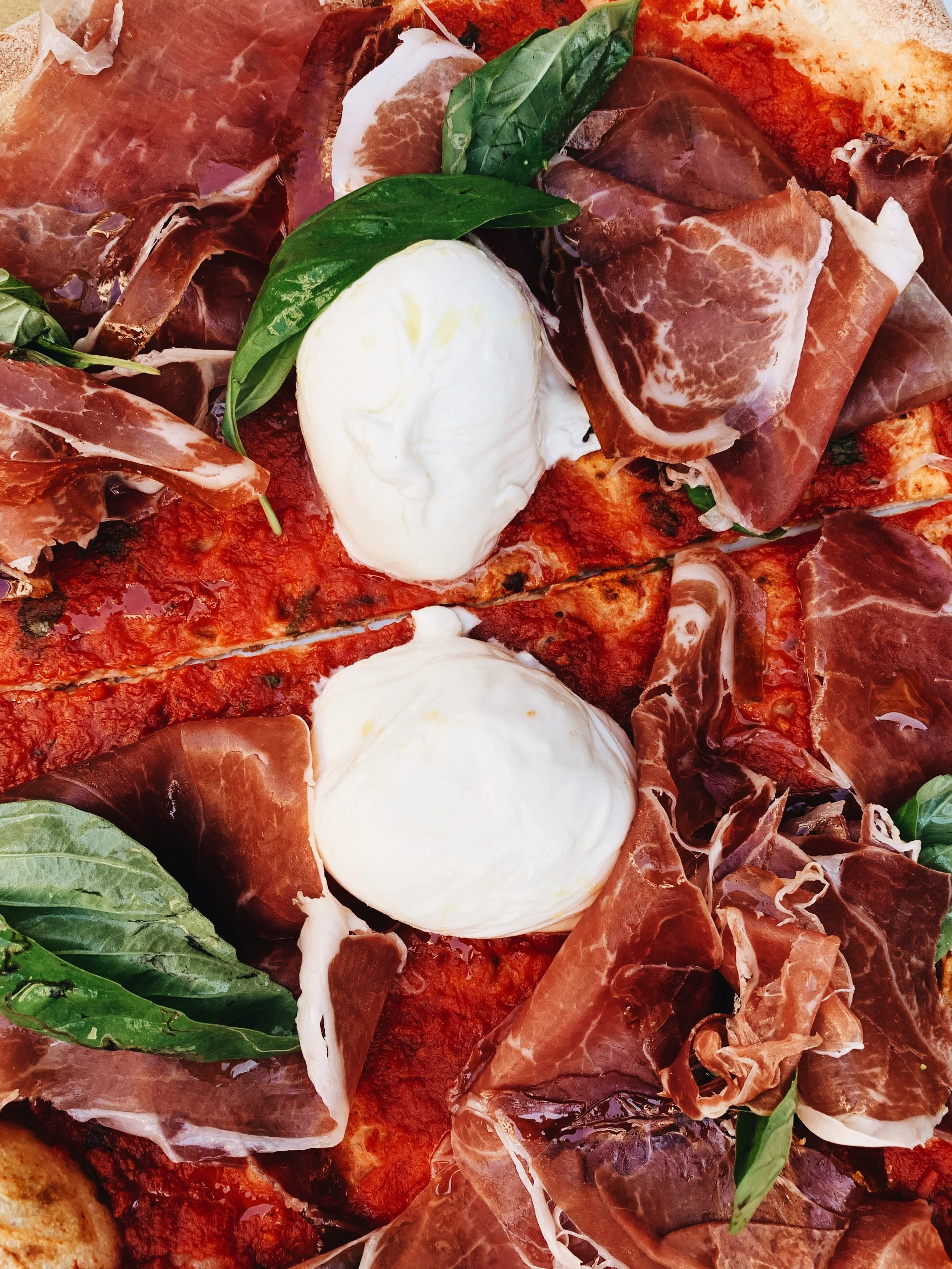 burrata pizza prosciutto polo 1921 cascais.jpg