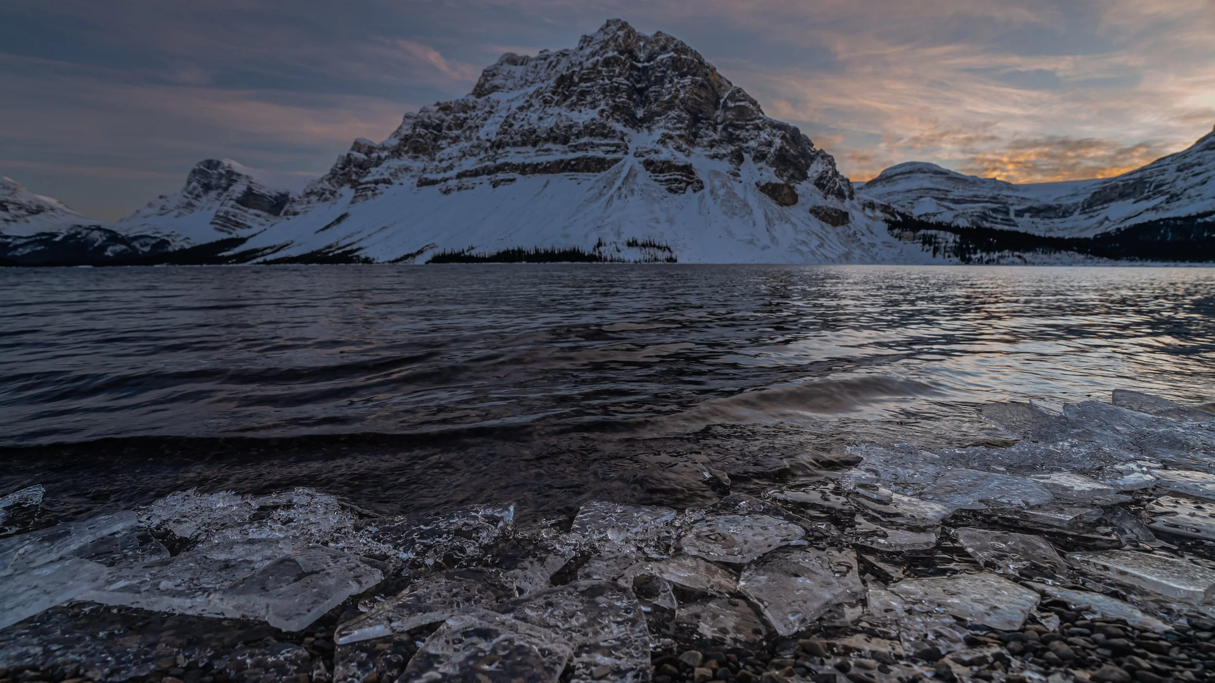 Bow Lake, Canadá