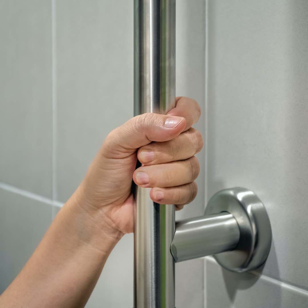 Best Walk-In Shower Grab Bar Placement Guide