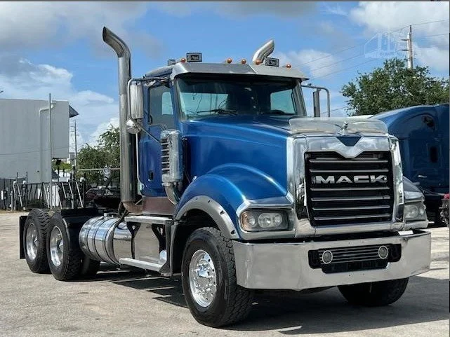 2016 Mack Titan TD713 CO11445