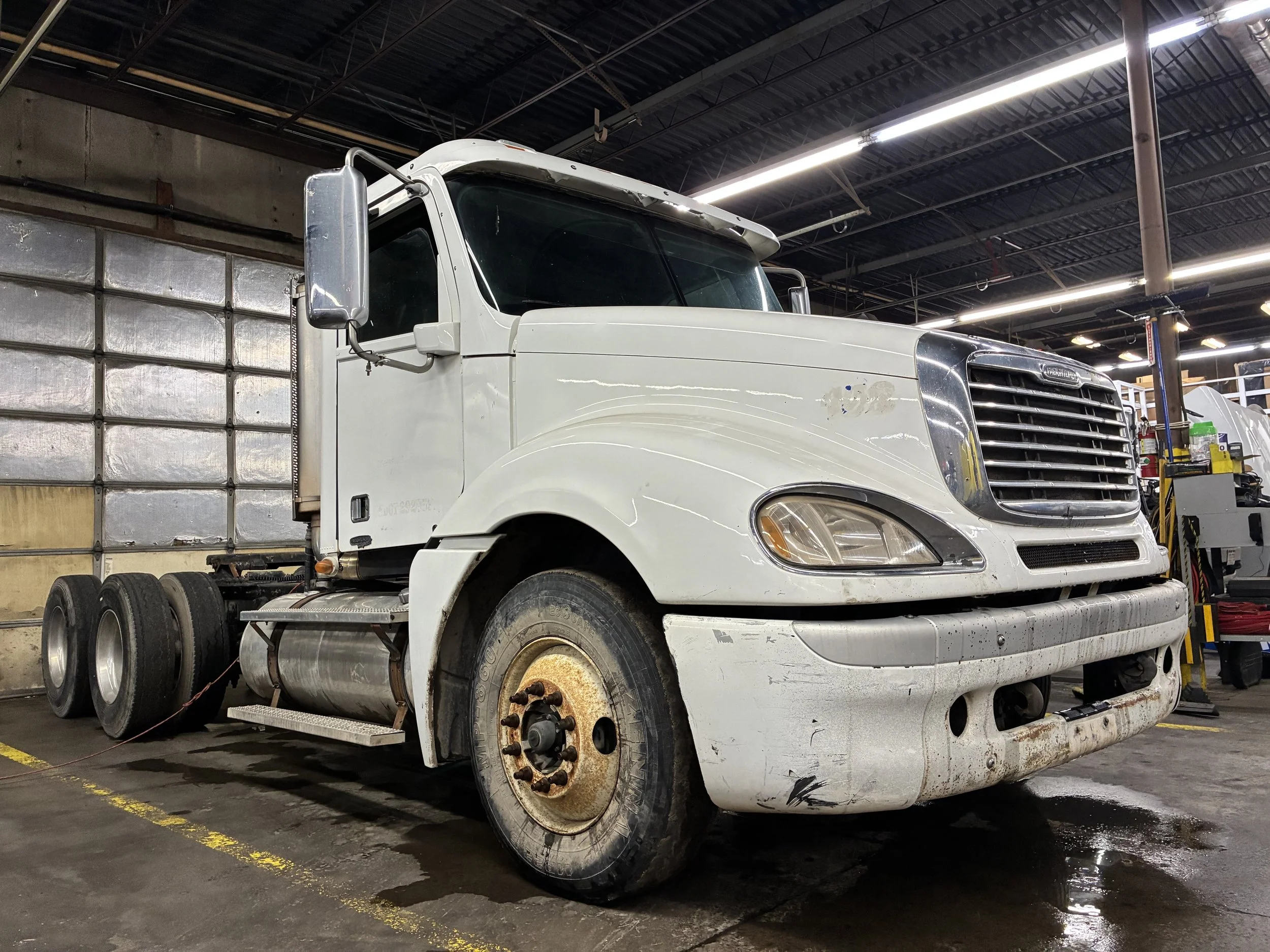 2016 Freightliner Columbia 120 CO11038