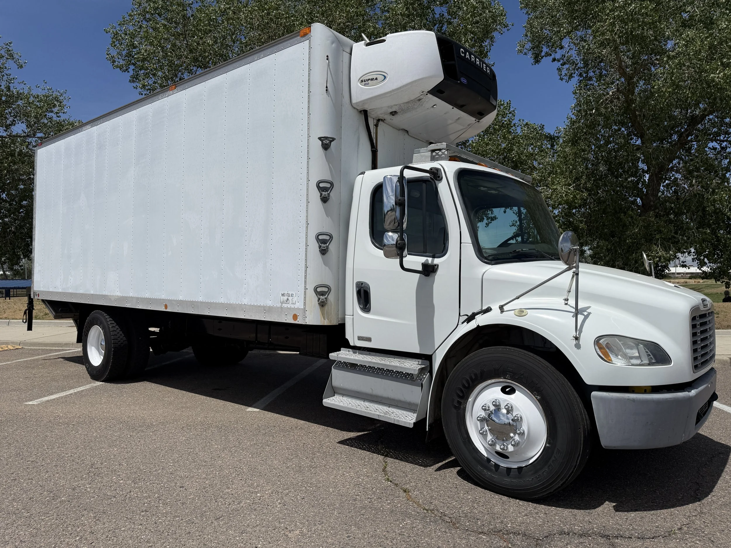2011 Freightliner Business Class M2 106 CO11443