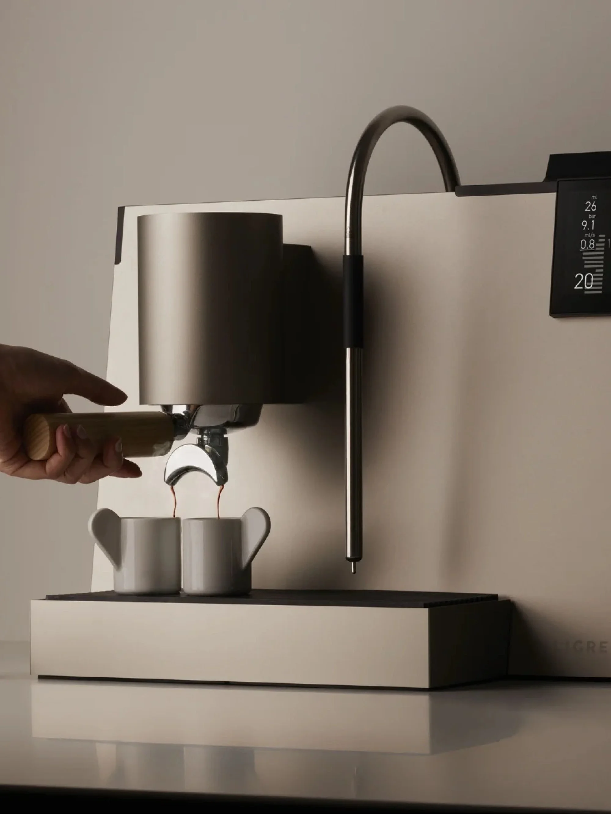 IDG contemporary living houseware collection.