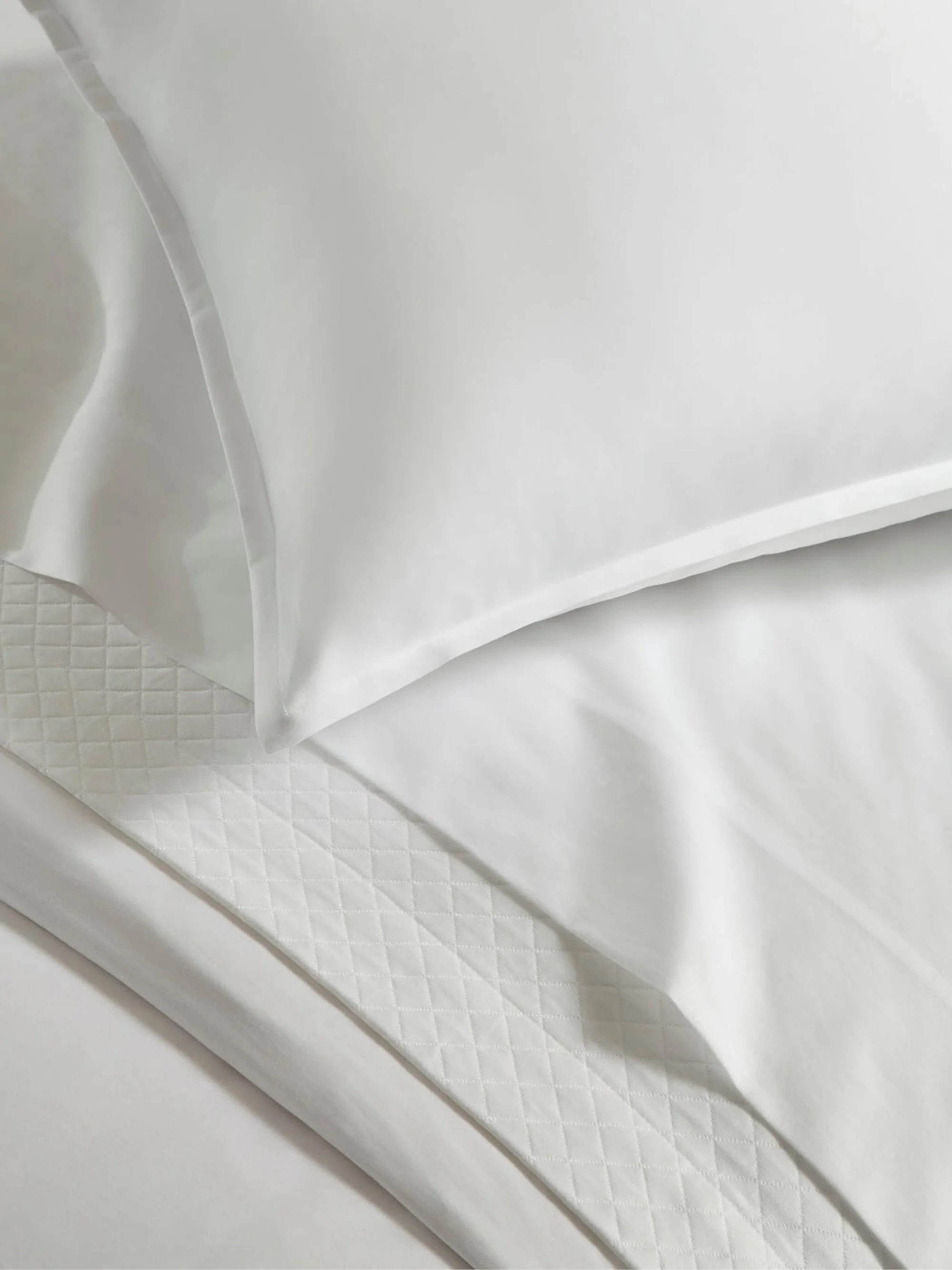 IDG timeless elegance houseware collection.