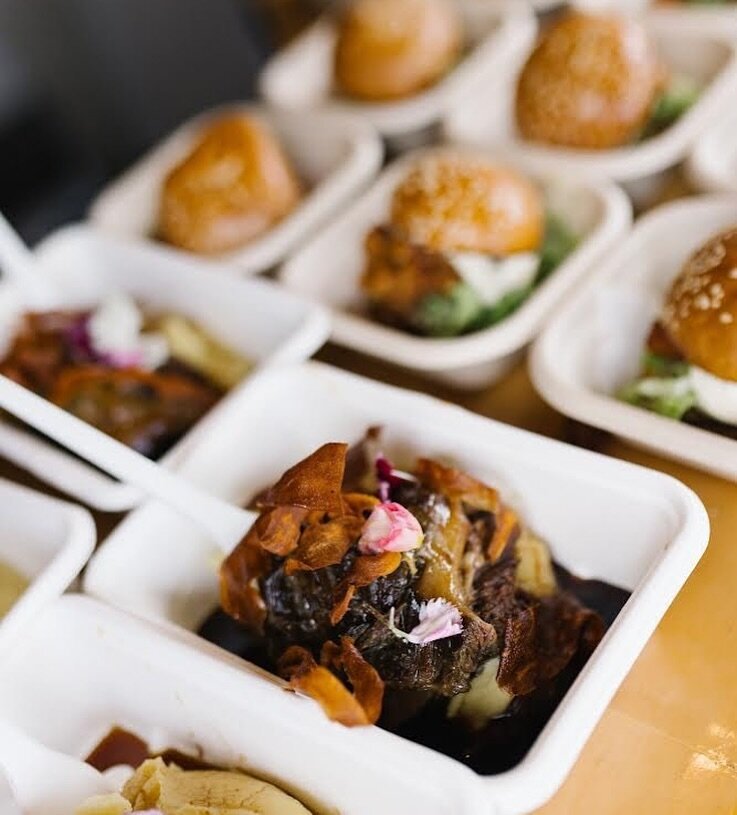 Our melt in yo&rsquo; mouth beef cheeks. Slow cooked for hours, served with garlic mash, sticky jus &amp; crispy kumara bits - Perfection! 🤌

Definitely one of our most requested street food dishes at weddings. 

Inspired by our first trip to San Se