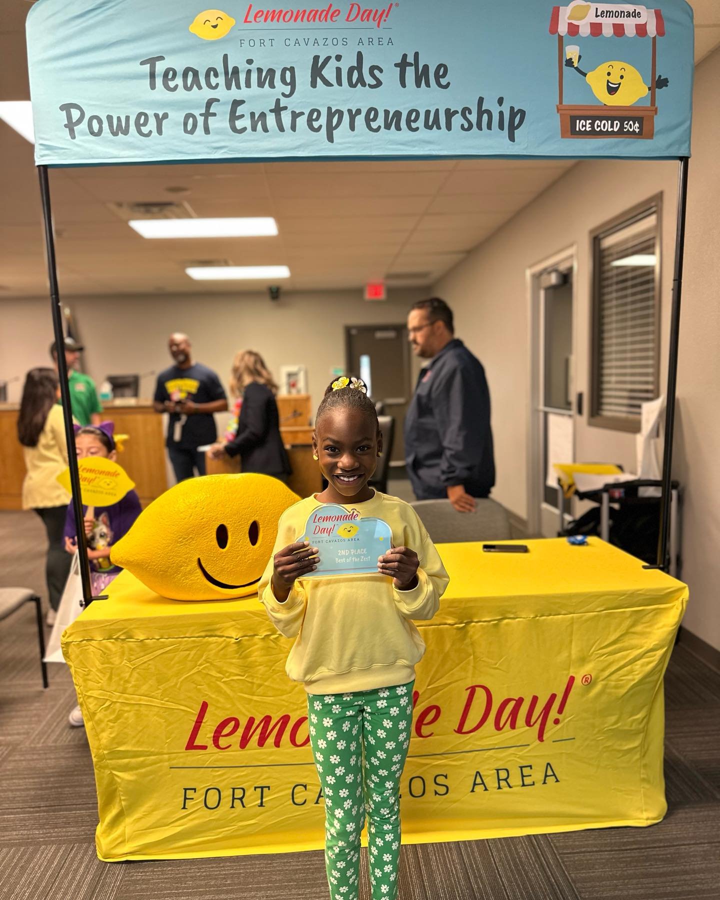 🍋 Today I entered the Lemon Tank &amp; competed in the Best Of The Zest competition and earned 2nd Place 🥈!! Me &amp; my fellow lemon bosses each had to do a presentation about our lemonade stands and pitch it to panel of judges. 

🎤 I&rsquo;m get
