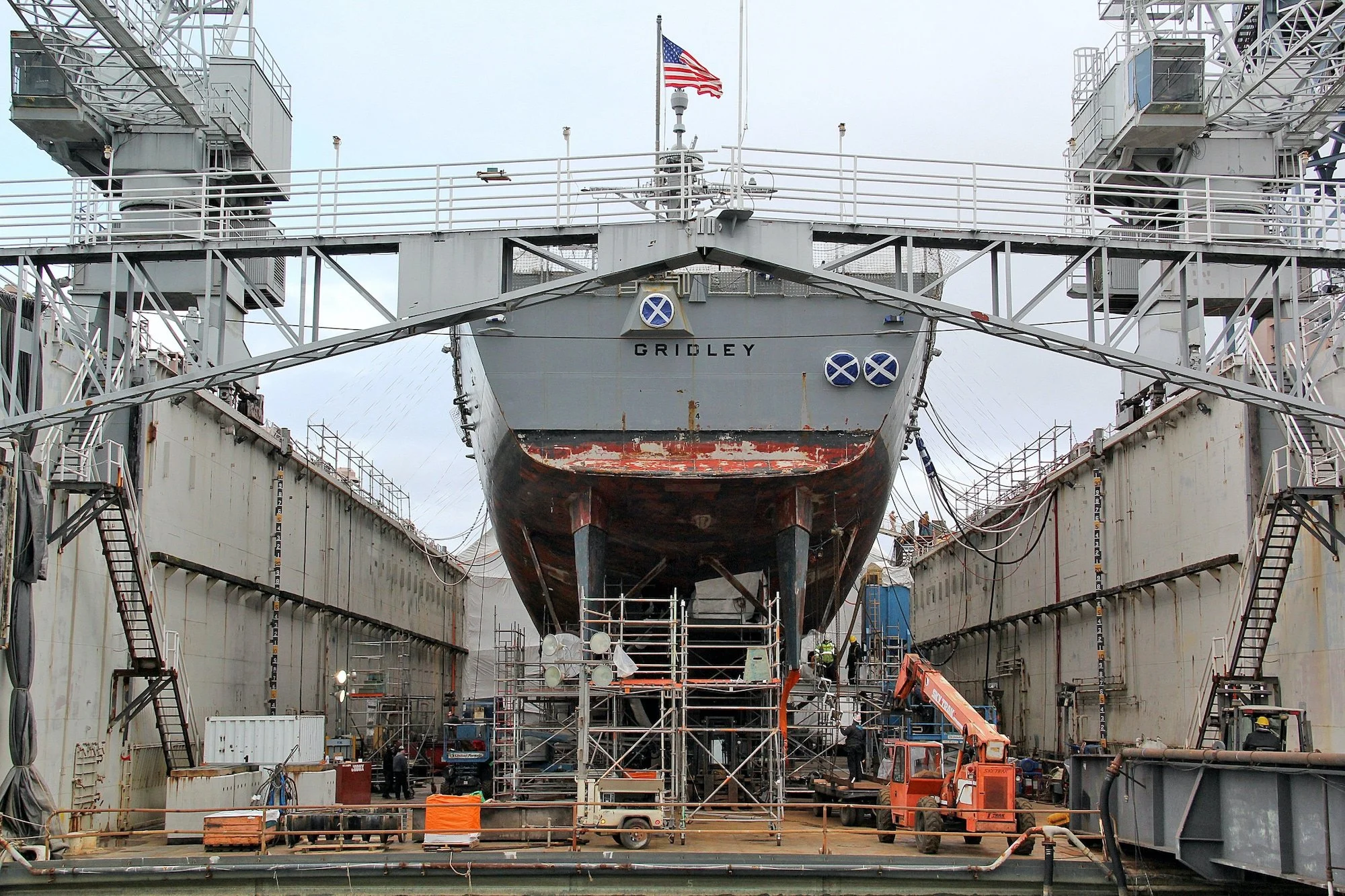 Crew training on maritime fire alarm and detection protocols