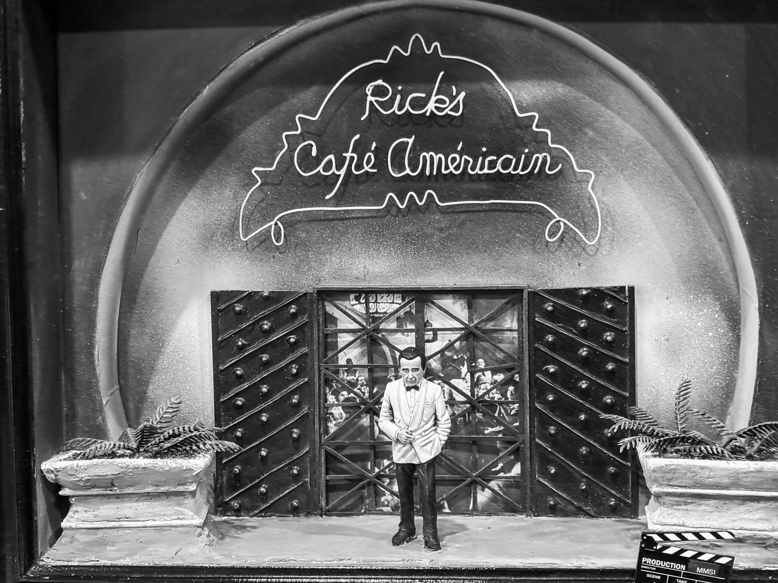 Everybody Comes to Rick's - Gerard Joria