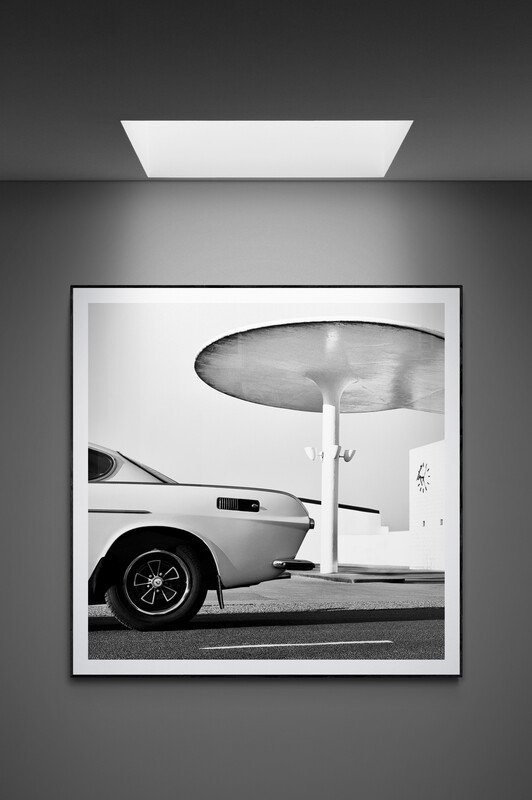 Bilen på tankstationen/The car at the gas station - 2024