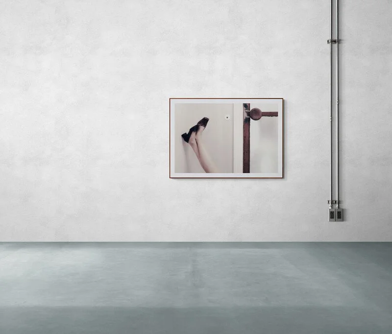 Op ad væggen/Against the wall - 2025
