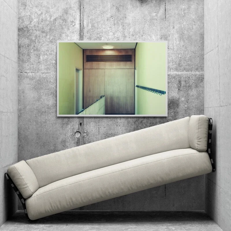 Ude på gangen/Out in the corridor - 2026