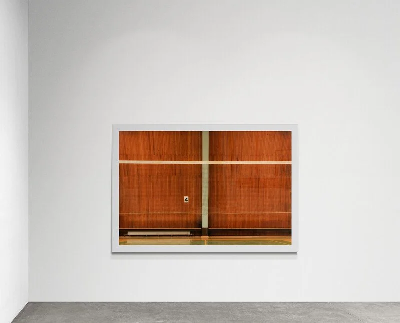 Bag nettet/Behind the net - 2025