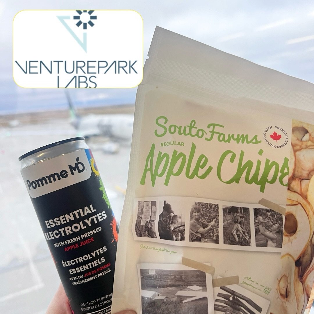 On our way to Venturepark Summit to meet @arlenedickinson in #yyz 🙌

Excited to learn with @ventureprk_labs and @sobeys 

Farm to Can
Farm to Bag

#applechips #hydratebetter #hydrateyourself #rehydarte #healthyfood #healthy #food #1ingredient #knowy