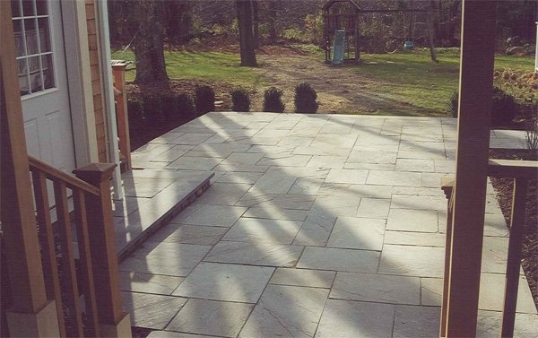 Flagstone patio 2.jpg