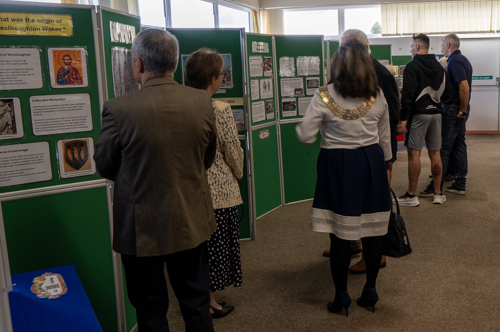 1 Looking at the exhibition.jpg