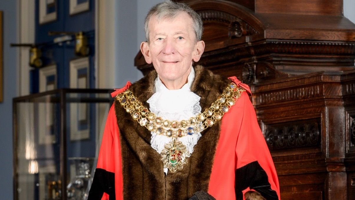21878-in-loving-memory-of-cllr-david-chadwick_v10612.jpg