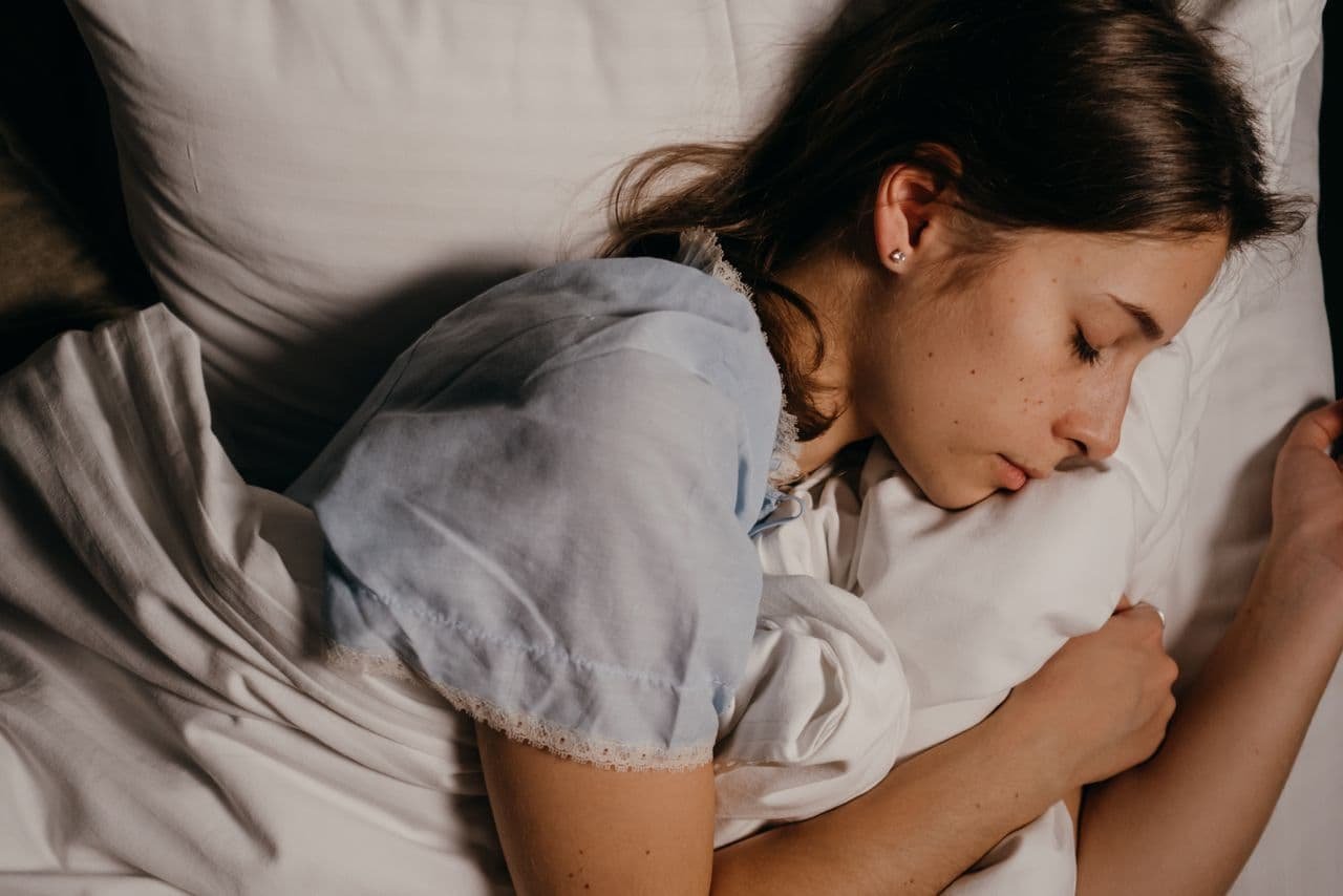 photo-of-a-woman-sleeping