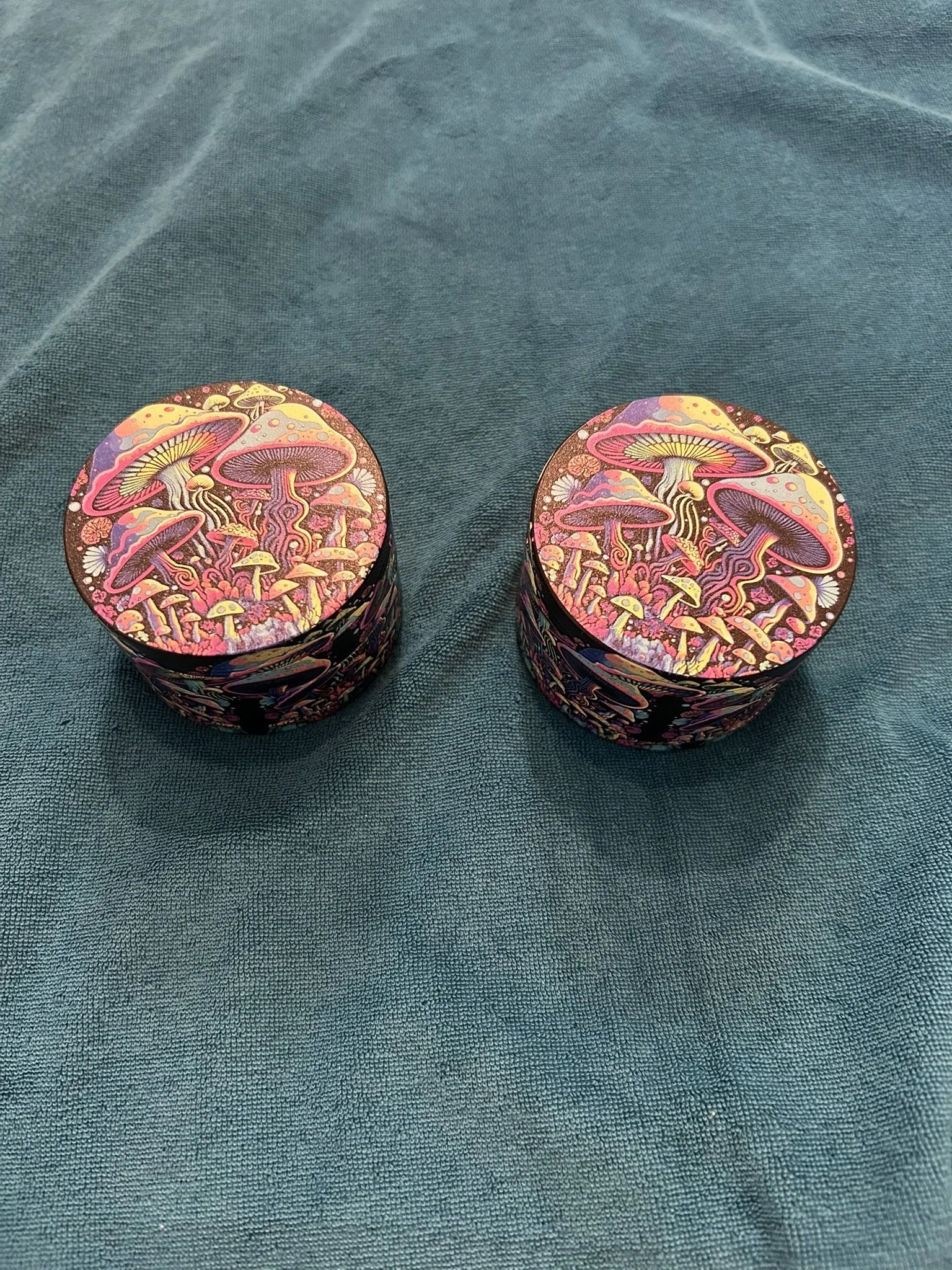 Herb Grinder Mushroom printed alloy interior