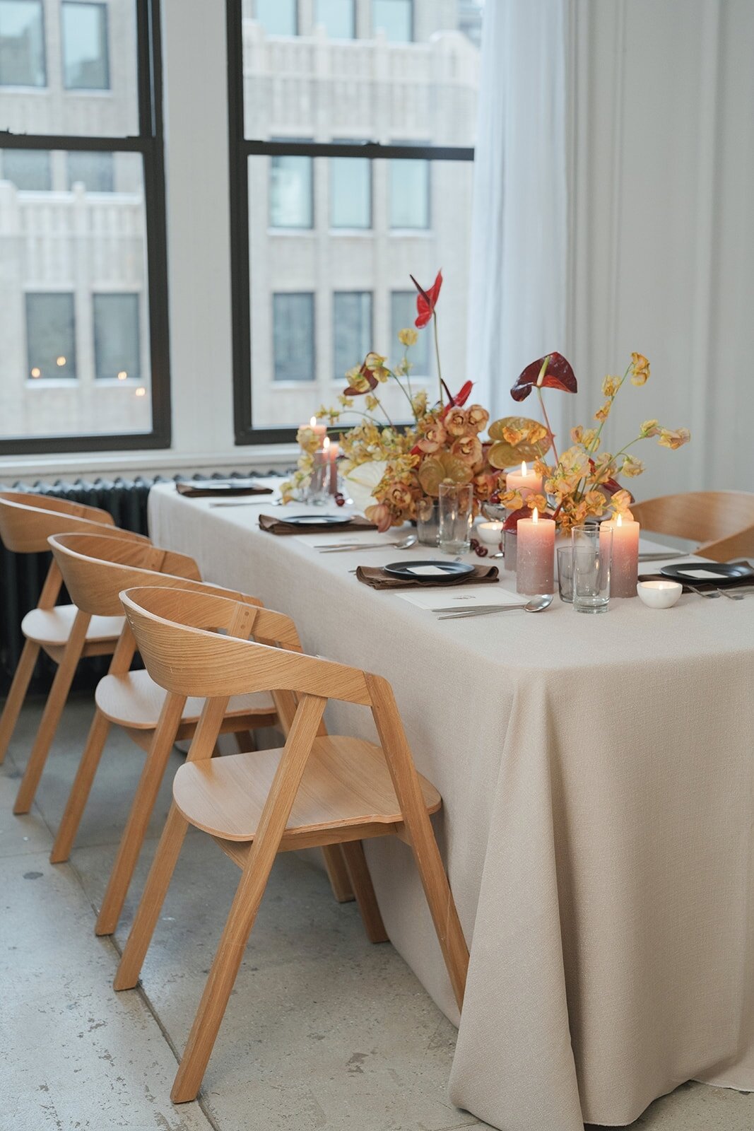 A candle-lit dinner with our accent Heather Chairs anyone? Have our furniture tie together, your next dinner party. @ashtonparisevents amazing job, chefs kiss 🤌👨&zwj;🍳

#romanticdinner
#tablesetting
#diningtable
#furniturerentals
#weddingvendor
#w