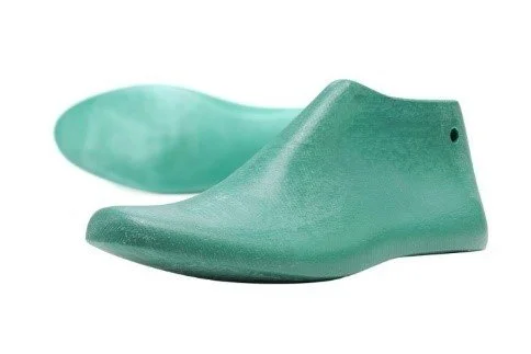 shoe last form used to shape running shoes