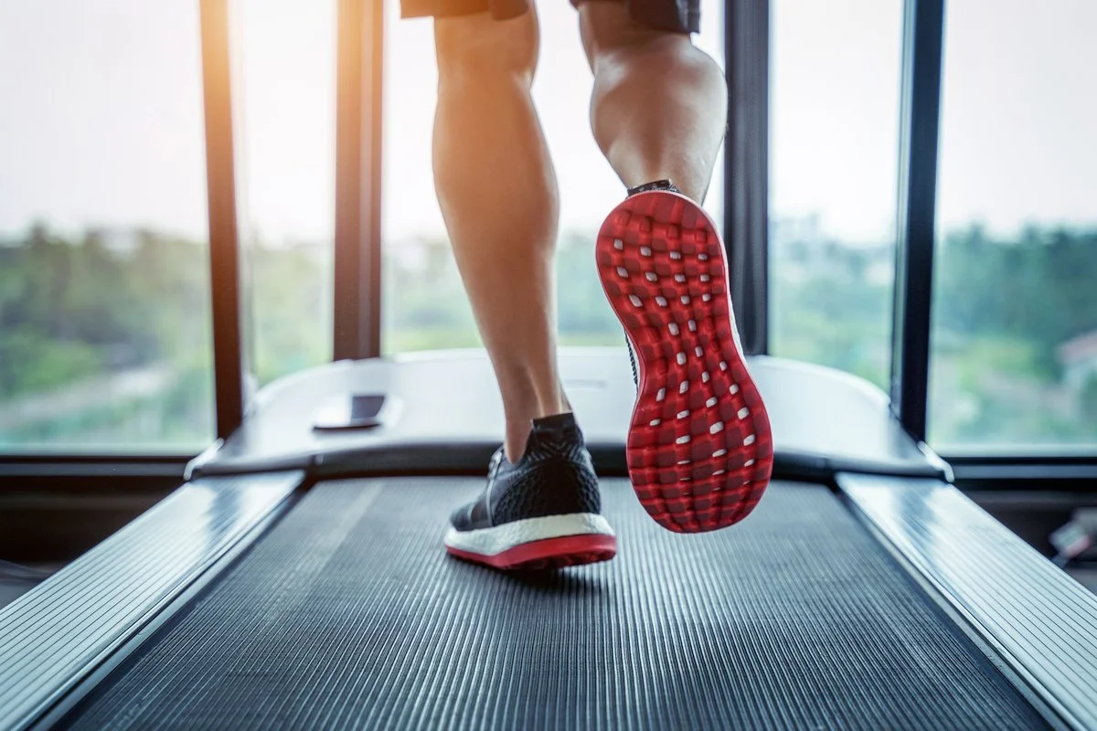 Runner's stride on a treadmill during a gait analysis