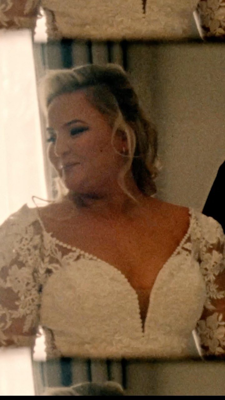 Vintage meets modern. 🤝
Super 8 and digital is the perfect blend of warmth and style.
Our beautiful bride Natasha on her special day.