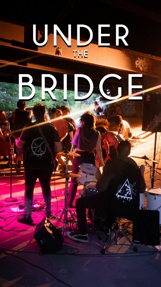 Punk Rock and poetry Under The Bridge!
#ithacamusic #practiceatpresents #punkrock #concertphotography #livemusicphotography #jj_musicislife #punk #punksnotdead #poetry #spokenword
