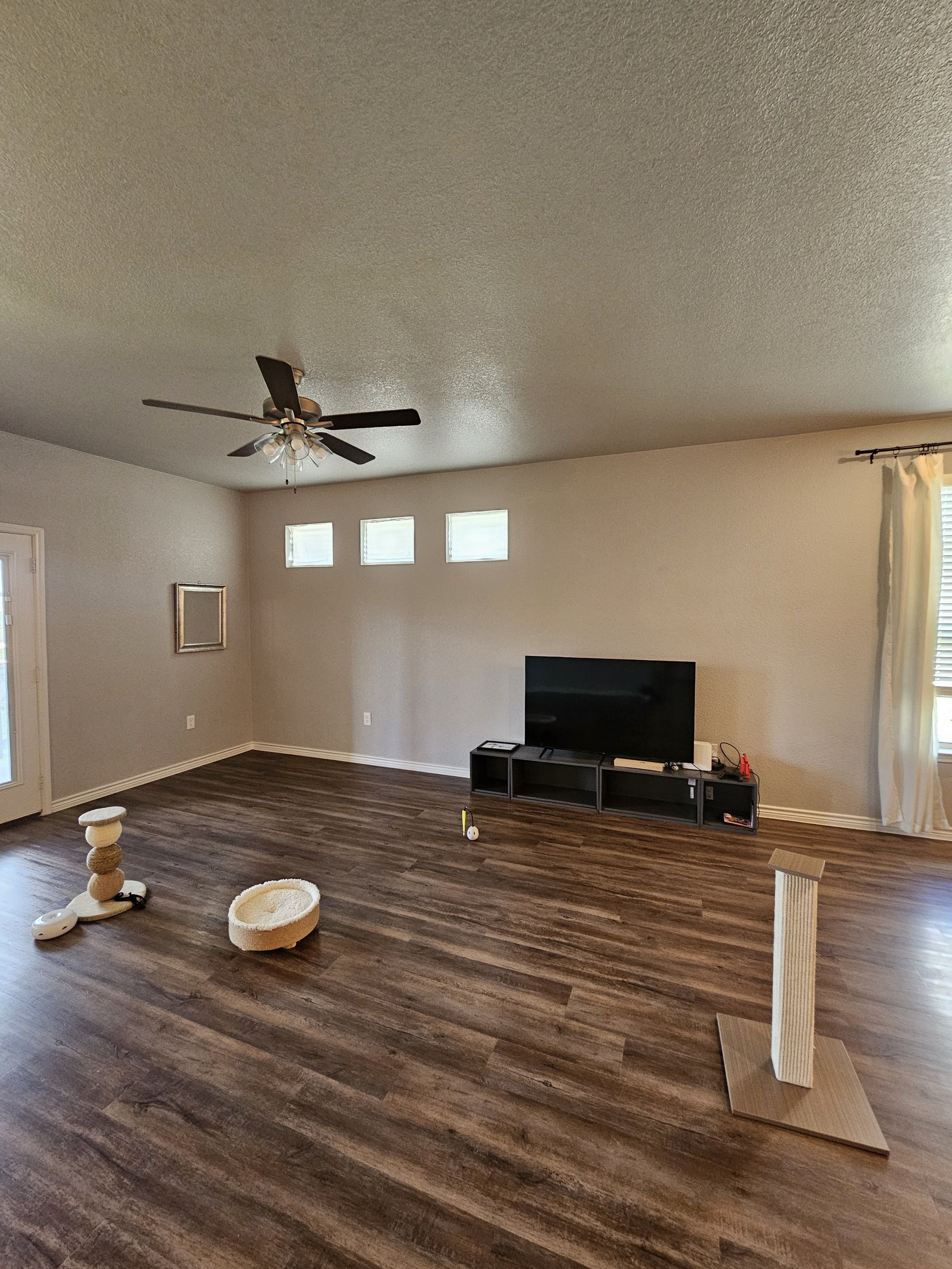 templebeforelivingroom.jpg