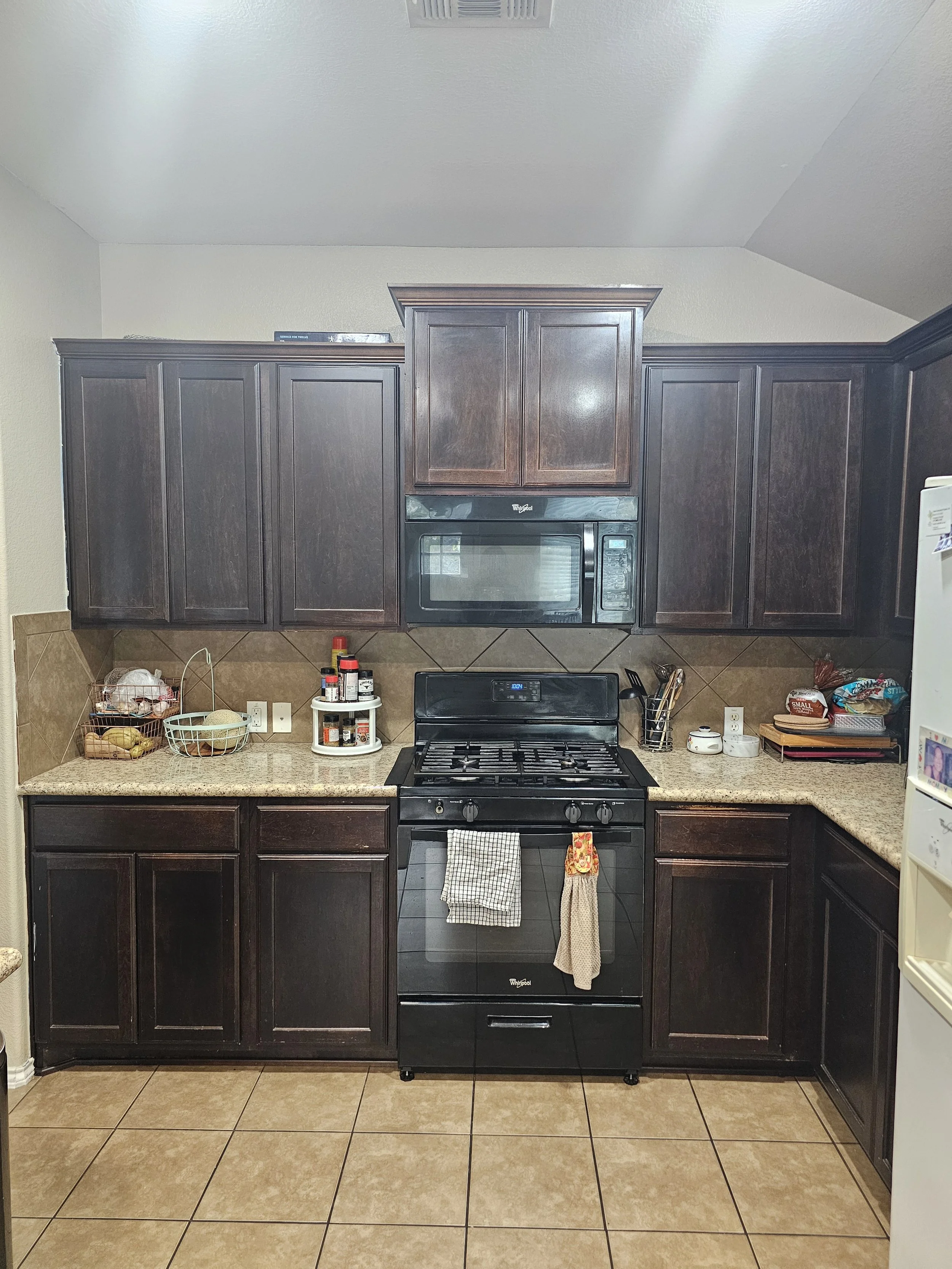 Kitchen Before Remodel/Hutto,Tx