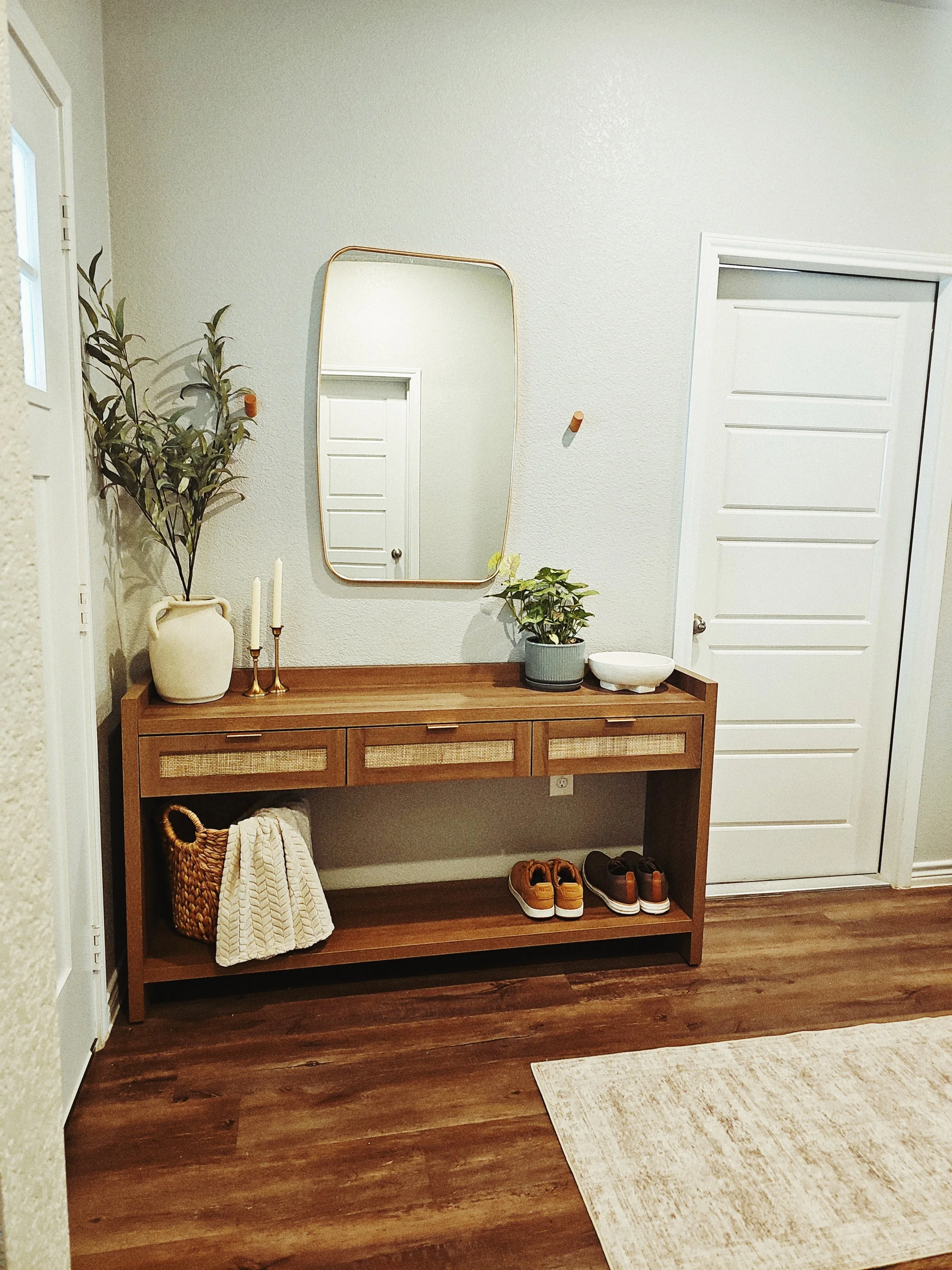 Texas Cozy Modern Entryway