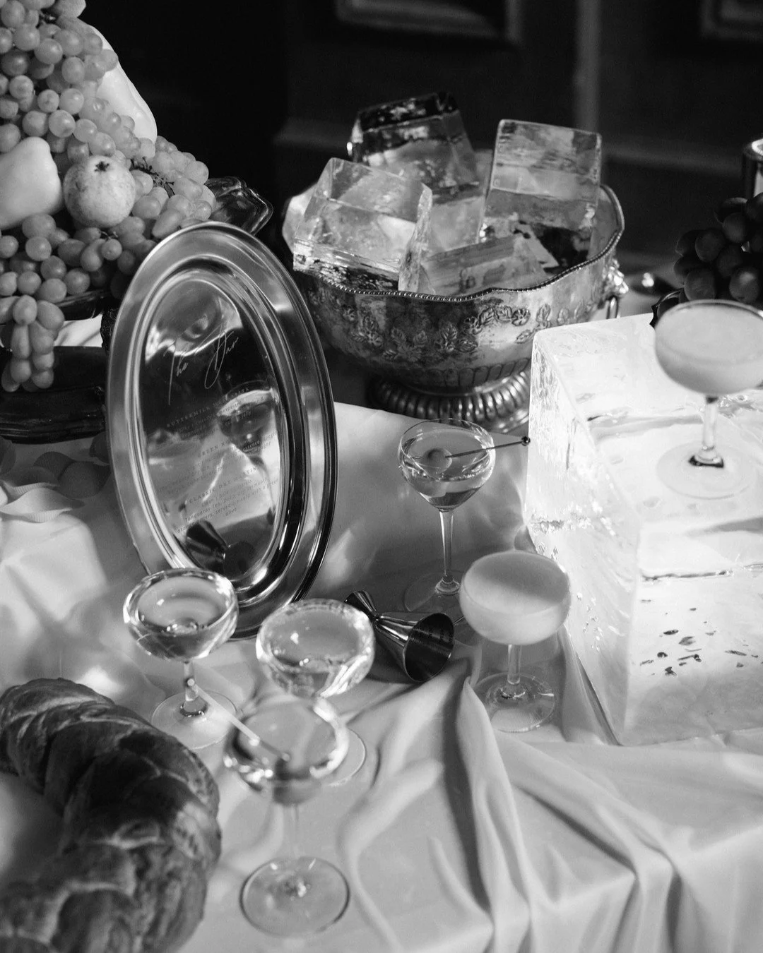 A beautifully curated food table, thoughtfully designed in collaboration with @atelier_flora &mdash; a harmonious blend of texture, color, and flavor that perfectly complemented our editorial vision.
A standout detail: the bespoke bar sign, delicatel