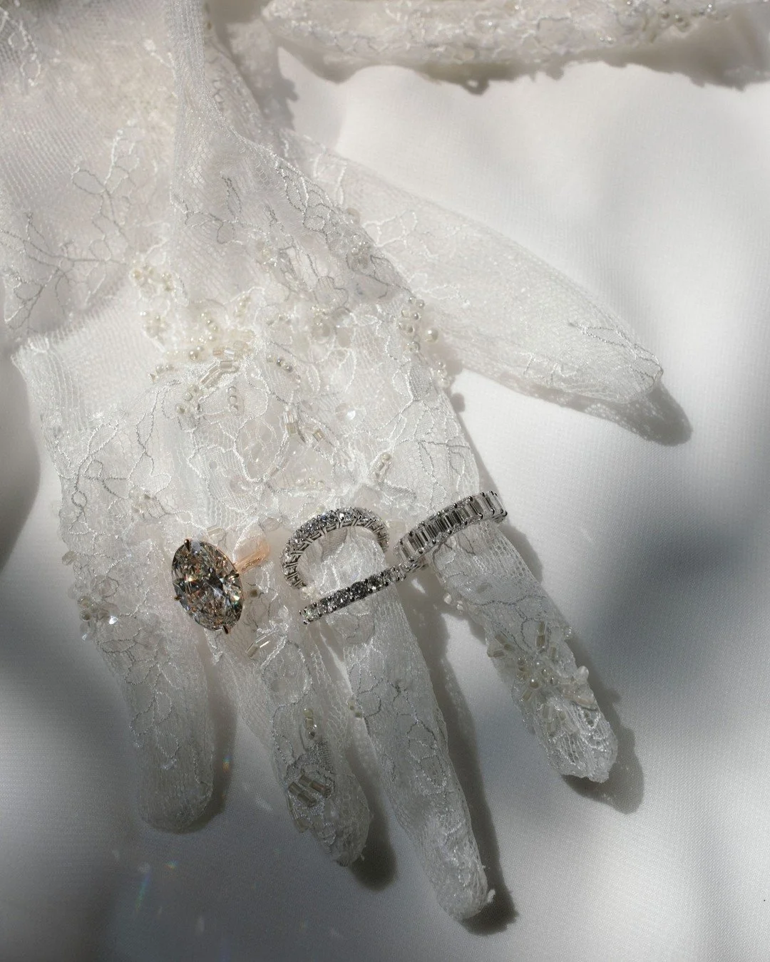 Some beautiful close-ups of the amazing bridal jewelry featured in our recent @thewed editorial 🤍

Each piece by @leo_mathild captures bold yet refined craftsmanship, radiant yet understated &mdash; diamonds that glow softly in natural light, forms 