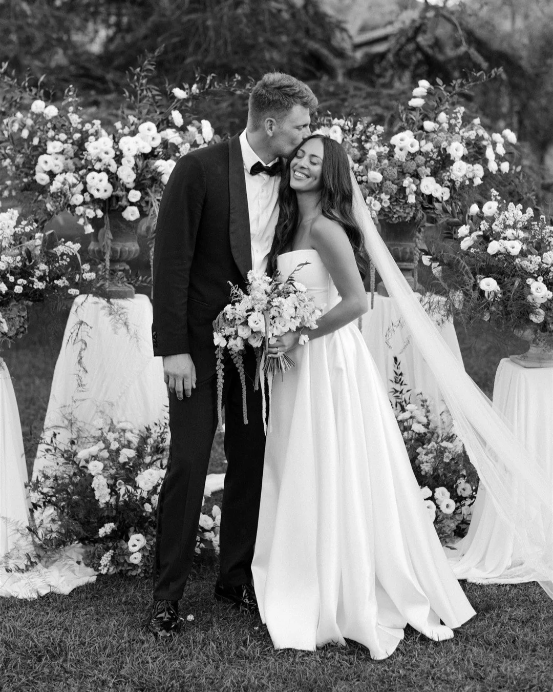 We are so excited to share the first pictures of our beautiful couple A&amp;S who just got married three weeks ago in Italy. The whole weekend was filled with endless love, happiness and fun. We wish them the best start into this new chapter and can'